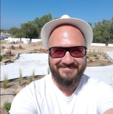 Eddie, your host at Castellino Naxos